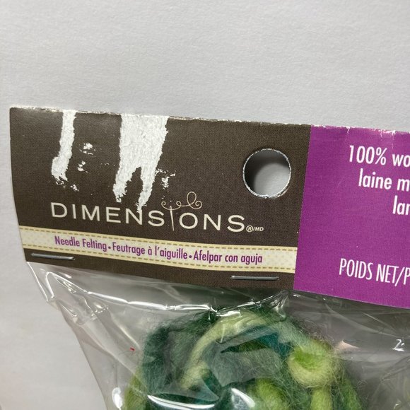 Dimensions Feltworks 100% Wool Pencil Roving Variegated Green Needle Felting - Picture 3 of 16